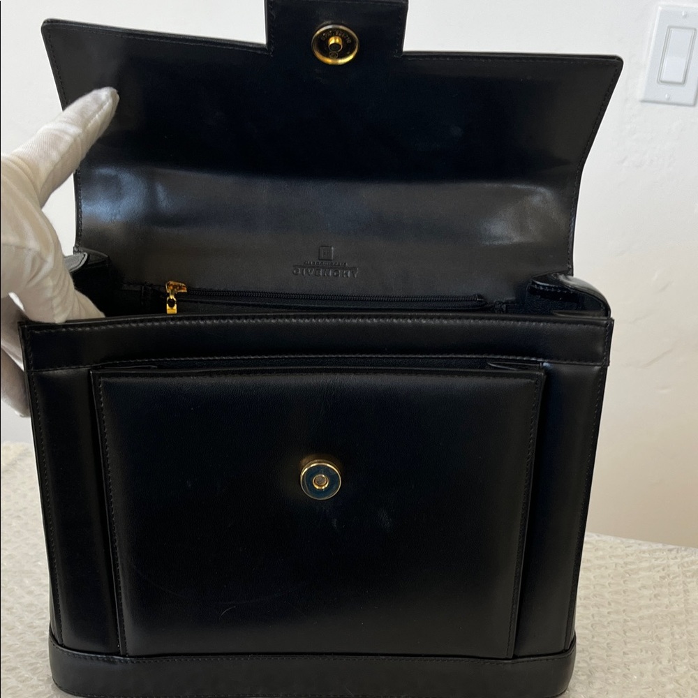 Elegant Givenchy Black Handbag - Picture 5 of 13